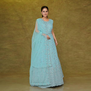 Robe vintage luxueuse brodée en filet avec ourlet orné, drapé transparent élégant, silhouette raffinée pour occasions spéciales, estivale et naturelle - Product Image 3