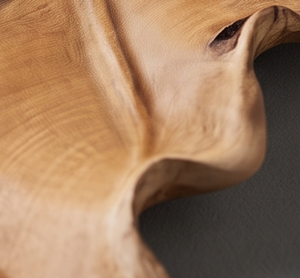 Assiette décorative en bois faite à la main en forme de feuille, grain de bois naturel, design élégant, vaisselle pour la maison, les mariages, les événements et les restaurants - Product Image 2