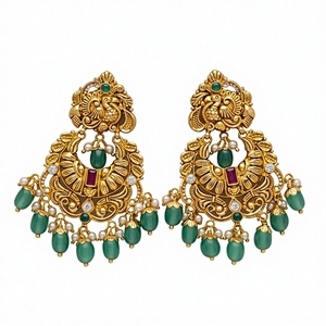 ต่างหูทองคำแท้ 22k แบบชันด์บาลีสำหรับผู้หญิง เครื่องประดับแบบดั้งเดิมของอินเดีย ประดับด้วยพลอยทับทิม มรกต และมุก - Product Image 1