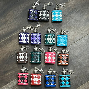 Wholesale Portable Mini Hip Flask with Checkered Leather Cover Keychain Clip Pocket Bottle Compact Travel Gift for Men Women - Product Image 6