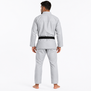 Traje de BJJ de alta calidad con material ligero, puntos de refuerzo y movilidad superior para entrenamiento y competición. - Product Image 3