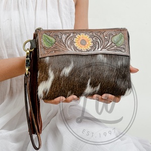 Bolso de Hombro Cruzado de Cuero Genuino con Pelo de Vaca, Hecho a Mano, Estilo Vintage, con Cremallera, Impermeable, para Todas las Estaciones, Invierno y Primavera - Product Image 1