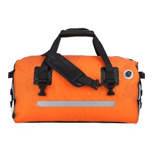 Accessoires d'équipement sportif, logo personnalisé, sacs de sport classiques et durables en PVC de 30 à 40 L pour les équipes de hockey sur glace - Product Image 1