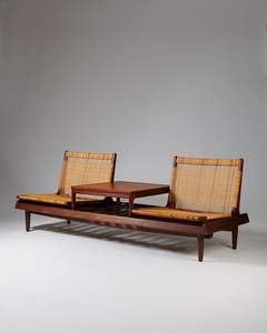 Banc de salon en bois massif artisanal avec assise en rotin tressé à la main, table d'appoint intégrée, design de mobilier contemporain et relaxant - Product Image 3