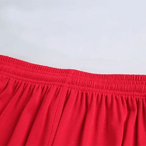 Conjunto de Uniforme de Fútbol Sublimado Personalizado para Hombre, Nuevo Diseño en Color Rojo, Cuello en V, Manga Corta, para Uso en Equipo - Product Image 6