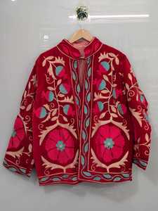 Veste brodée Suzani jaune moutarde, broderie florale d'art populaire, vêtements ethniques bohèmes pour femmes, vêtements de mode boutique - Product Image 4
