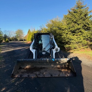 Chargeuse compacte sur chenilles Bobcat T86 puissante, conçue pour des performances de construction intensives avec hydraulique avancée - Product Image 5
