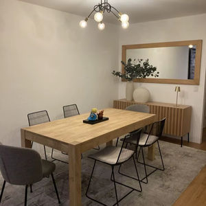 Meubles de restaurant, table ronde en corne, style animalier, fabrication artisanale, taille et design personnalisés, objet de collection - Product Image 1