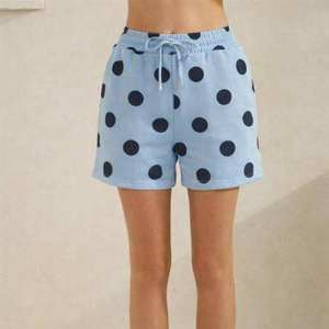 Pantalones Cortos de Verano para Mujer con Logotipo Personalizado, Diseño Moderno, Cintura Media, Estampado de Lunares Laterales, Fabricante de Shorts Deportivos - Product Image 1