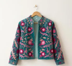 Chaqueta bordada verde azulado hecha a mano para mujer, de terciopelo y algodón premium, con estampado floral vintage Suzani y bordados, abrigo corto. - Product Image 4
