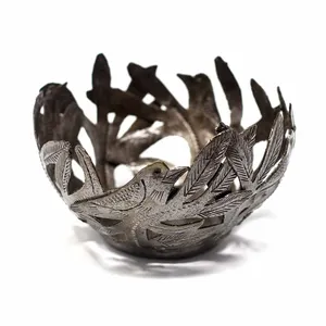 Bol en métal artisanal haut de gamme, bol artistique pour servir les fruits, pour la décoration de table de salle à manger de maison ou de restaurant de luxe, plaqué et sûr - Product Image 1