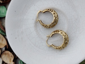 SOUMYA CREATIONS Pendientes de Aro Geométricos Chapados en Oro Estilo Vintage para Boda, Pendientes de Mujer con Microincrustaciones - Product Image 2