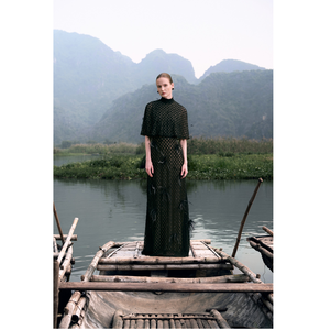 Nuevo Vestido de Mujer con Adornos de Plumas y Encaje, Modelo AJE, Elegante Vestido Maxi sin Mangas, Corte en A, para Fiestas y Eventos Formales - Product Image 1