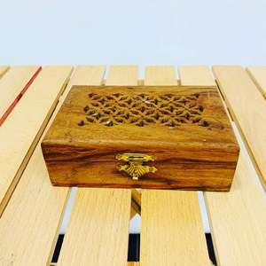 Boîte de rangement en bois naturel faite à la main avec finition lisse pour bijoux, souvenirs, collection de mémoires et présentation de cadeaux de luxe - Product Image 5