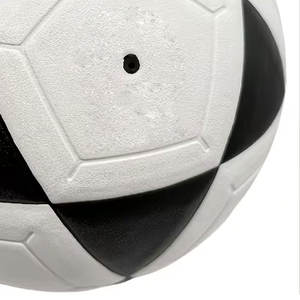 ลูกฟุตบอลดีไซน์แฟชั่นใหม่ล่าสุด คุณภาพสูง น้ำหนักเบา พร้อมสีสันและลวดลายที่ปรับแต่งได้ - Product Image 2