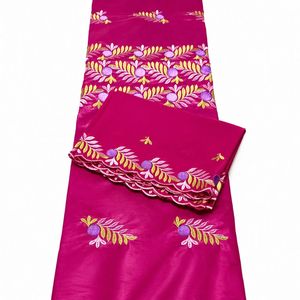 Tela de Encaje Suizo Bordado de Alta Calidad para Vestidos y Diseños de Moda Guatemala - Product Image 1