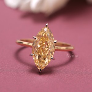 Bague de fiançailles solitaire en diamant jaune de laboratoire taille marquise certifié IGI en argent sterling 925 massif - Product Image 1