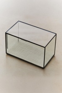Caja de Joyería de Vidrio con Marco Metálico Rectangular Negro, Tapa con Bisagras, Organizador de Almacenamiento, Estuche Decorativo para Exhibición de Anillos y Pulseras - Product Image 5
