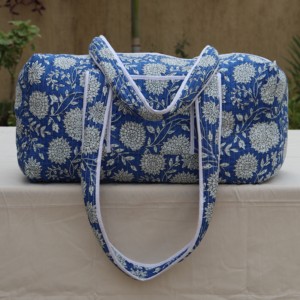 กระเป๋าเดินทางสุดสัปดาห์ ทำมือจากผ้าฝ้ายเย็บลายควิลท์ กระเป๋าสะพายทรงดัฟเฟิลสำหรับผู้หญิง น้ำหนักเบา เป็นมิตรกับสิ่งแวดล้อม ทนทาน จุของได้เยอะ - Product Image 1