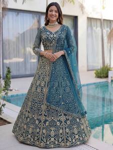 Ramdev Trading – Vêtements ethniques traditionnels pour femmes (Lehenga Choli) – Tenues de fête en matériaux recyclés – Fournisseur en gros Inde Pakistan – Vente en gros - Product Image 2