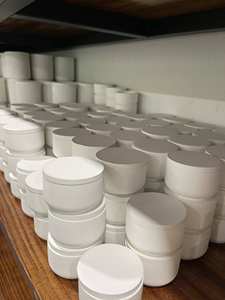 Tarro de cerámica mate personalizado para velas de 80/100/220/325ml con tapa, contenedor de terracota para velas al por mayor - Sra. Tarina - Product Image 2