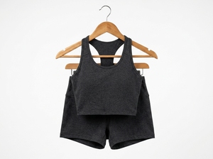 Ensemble Athlétique Premium pour Femme : Soutien-Gorge de Sport à Séchage Rapide et Short de Fitness – Tenue de Sport - Product Image 4