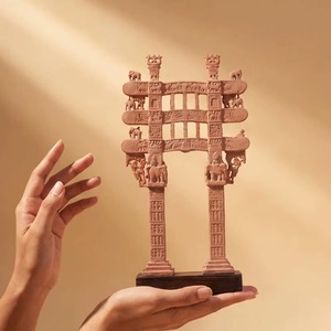 Portail miniature de temple bouddhiste Sanchi Torana sculpté à la main en pierre, réplique historique de musée, décoration d'intérieur - Product Image 1