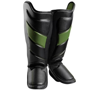 Protège-tibias de football personnalisables pour hommes et femmes, en cuir PU durable, protection professionnelle, couche extérieure rigide légère, fermeture auto-agrippante - Product Image 4