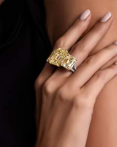 Anillo de Compromiso con Moissanita Corte Esmeralda, Plata de Ley 925, Bañado en Rodio, Engaste de Garras Romántico, Unisex, para Boda o Fiesta - Product Image 6