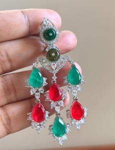 Hermosos Pendientes Colgantes Plateados de Primera Calidad con Circonita Brillante para Mujer, Ideales para Bodas y Eventos de Moda - Product Image 3