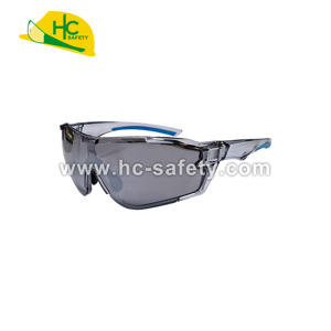 HC295 <b>Lightweight</b> Safety Glasses with Shatterproof Lens, Anti-Fog Technology, and Non-Slip Temple Pads for Reliable Protection - Product Image 2