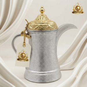 Carafe à café arabe traditionnelle en argent martelé avec couvercle en filigrane doré, Dallah, service à thé en métal du Moyen-Orient - Product Image 5