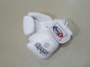 Gants de boxe MMA Fairtex en cuir véritable, style mexicain, haute qualité, pour entraînement et sparring, logo personnalisé, évacuation de l'humidité, protection complète - Product Image 3