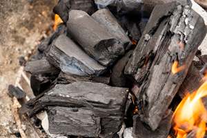 Charbon de bois naturel en morceaux 2026, 100 % coque de noix de coco, haute densité, sans fumée, durée de combustion de 4 à 6 heures, valeur calorifique élevée - Product Image 5