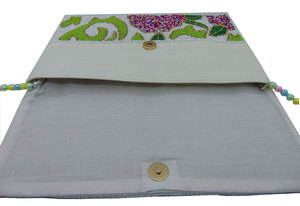 Pochette de soirée Lowellcraft brodée pour mariage, sac enveloppe pour femme, motif géométrique en satin perlé fantaisie, de Delhi - Product Image 4