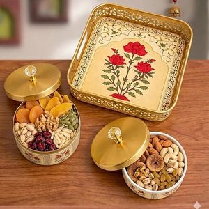 Contenants de rangement pour épices en métal de style oriental avec un design floral rouge et des couvercles hermétiques pour une utilisation en cuisine - Product Image 4