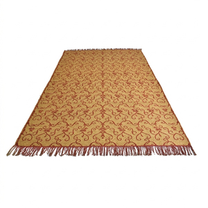Tapis décoratif plat tissé à la main en laine dorée moutarde, écologique et antidérapant, avec motif géométrique vieilli et franges - Product Image 1
