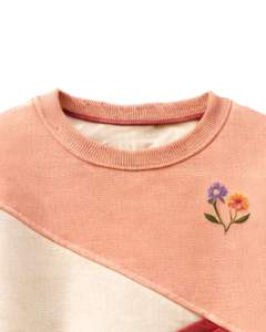 Sweat-shirt pour femme personnalisé, coloris pêche et bordeaux, en molleton doux, col rond, décontracté, pull d'hiver avec détails brodés - Product Image 5