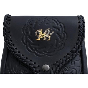 Sporran de Cuero Negro Premium con Diseño Celta Grabado, Borde Trenzado y Emblema de Dragón Dorado, Accesorio Tradicional para Kilt Escocés - Product Image 4