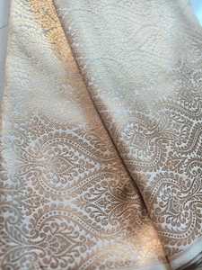 Tissu Jacquard Brocart Doré Gaufré pour Tapisserie, Textile d'Ameublement pour Canapé, Chaise, Rideaux et Meubles Personnalisés - Product Image 1