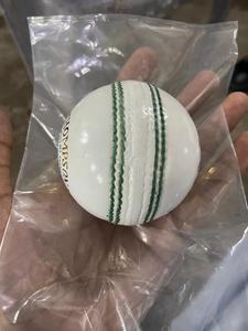 Pelota de Cricket Cosida Blanca 156g con Núcleo de Corcho y Costuras Verdes, Equipo Deportivo para Entrenamiento y Partido, Calidad de Partido, Proveedor de LOGO Personalizado 2026 - Product Image 5