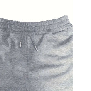 Sudadera de invierno para mujer con logo personalizado, de forro polar grueso 100% algodón, lavado a la lejana, cintura alta, cierre con cordón, estampado abullonado y diseño plano. - Product Image 4