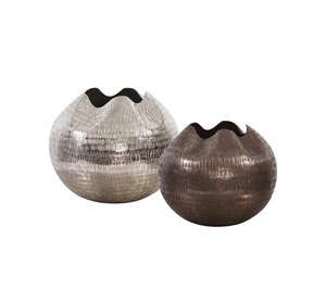 Florero Artístico de Aluminio con Estructura Orgánica Elegante para Exhibiciones Decorativas Modernas - Product Image 3