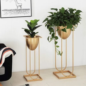 Macetas Decorativas de Metal con Acabado Dorado Antiguo, Modernas Macetas y Jardineras de Hierro Indio, Venta al por Mayor - Product Image 2