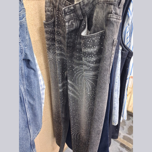 Vaqueros con patrón de diamantes cosidos para mujer, de cintura alta, holgados, de pierna recta y ancha, disponibles al por mayor en Bangladesh. - Product Image 2