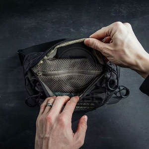 Sacs bandoulière tendance au design moderne, logo personnalisé, haute qualité, utilisation en extérieur, prix de gros pour hommes, vente en ligne - Product Image 2