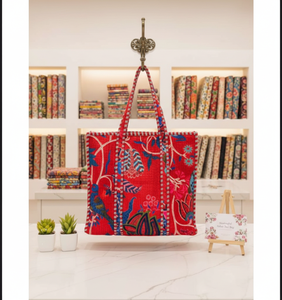 Bolso de Terciopelo Personalizado Reversible Estilo Bohemio Vintage para Mujer Le Souvenirs con Forro de Lona, Cierre de Cremallera y Bolsillos Interiores - Product Image 2