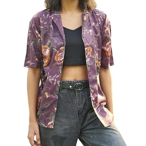 Chemise de plage décontractée à imprimé floral pour femmes, col en V, manches courtes, boutonnée, douce, pour l'été - Product Image 1