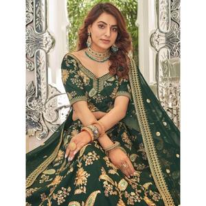 Impresionante ropa de boda bordada Lehenga Choli de seda de arte verde para el novio - Product Image 5