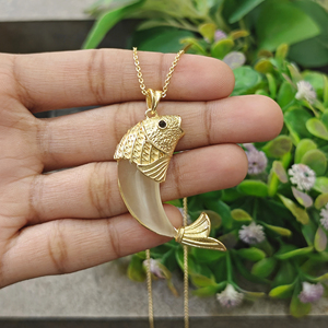 Collar de moda al por mayor con colgante de ojo de gato blanco y ojo de pez de circonita negra, cadena de latón chapada en oro de 18k para mujer - Product Image 2